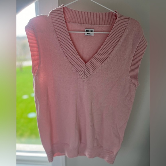 SUNDAY BEST PINK SWEATER VEST - Picture 3 of 4